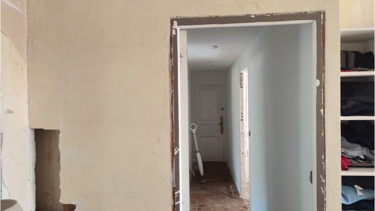 porte dégondée pour pose d'une porte à galandage